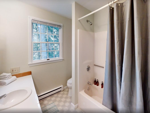 Spacious 9-Bedroom Family Home Near Red river Beach - Perfect for Your Vacation